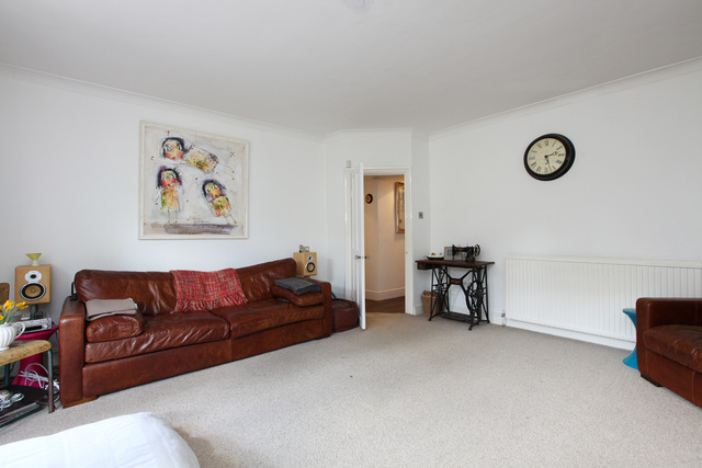  Image of 2 bedroom Apartment for sale in Belvedere Road London SE19 at Belvedere Road  Crystal Palace, SE19 2HP