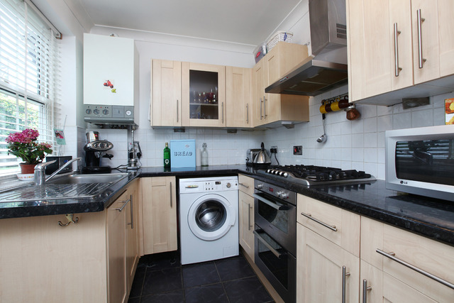  Image of 2 bedroom Apartment for sale in Belvedere Road London SE19 at Belvedere Road  Crystal Palace, SE19 2HP