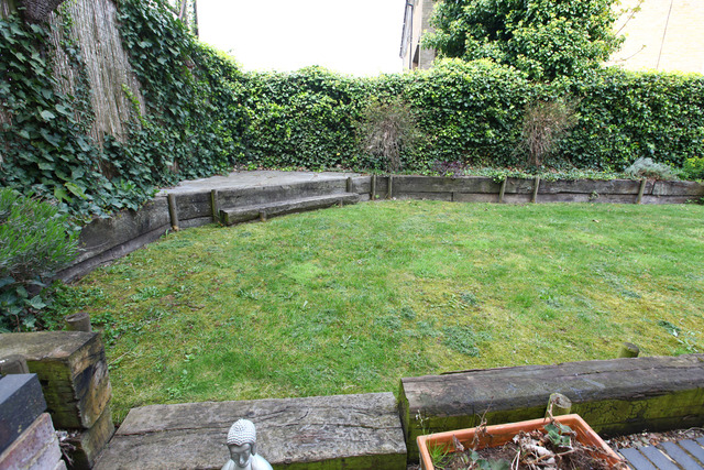  Image of 2 bedroom Apartment for sale in Belvedere Road London SE19 at Belvedere Road  Crystal Palace, SE19 2HP