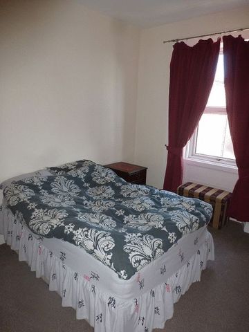  Image of 3 bedroom Flat to rent in Bentinck Villas Newcastle upon Tyne NE4 at Bentinck Villas Array Blakelaw, NE4 6UR