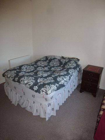  Image of 3 bedroom Flat to rent in Bentinck Villas Newcastle upon Tyne NE4 at Bentinck Villas Array Blakelaw, NE4 6UR