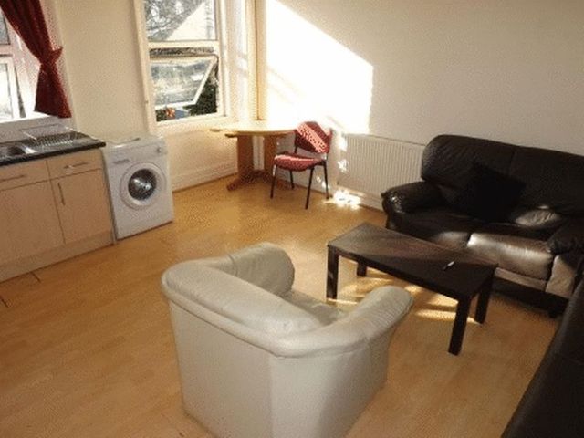  Image of 2 bedroom Flat to rent in Bentinck Villas Newcastle upon Tyne NE4 at Bentinck Villas Array Blakelaw, NE4 6UR