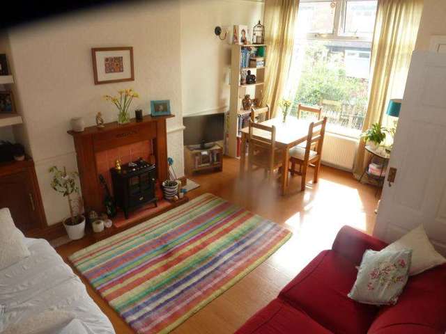  Image of 2 bedroom Detached house for sale in Berkeley Avenue Leeds LS8 at Leeds, LS8 3RH