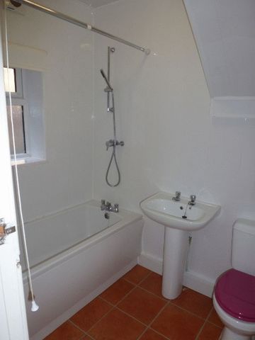  Image of 2 bedroom Flat to rent in Bilbrough Gardens Newcastle upon Tyne NE4 at Bilbrough Gardens Array Blakelaw, NE4 8YA