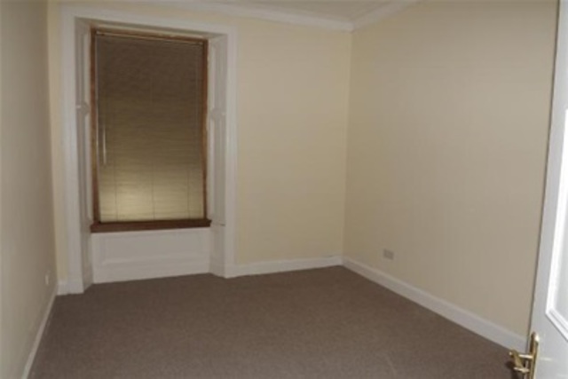  Image of 2 bedroom Flat to rent in Binnie Street Gourock PA19 at Gourock Inverclyde Inverclyde, PA19 1JS