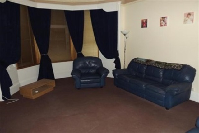  Image of 2 bedroom Flat to rent in Binnie Street Gourock PA19 at Gourock Inverclyde Inverclyde, PA19 1JS