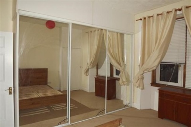  Image of 2 bedroom Flat to rent in Binnie Street Gourock PA19 at Gourock Inverclyde Inverclyde, PA19 1JS