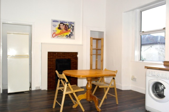  Image of 3 bedroom Flat to rent in Blackness Avenue Dundee DD2 at West End Dundee Dundee, DD2 1ET
