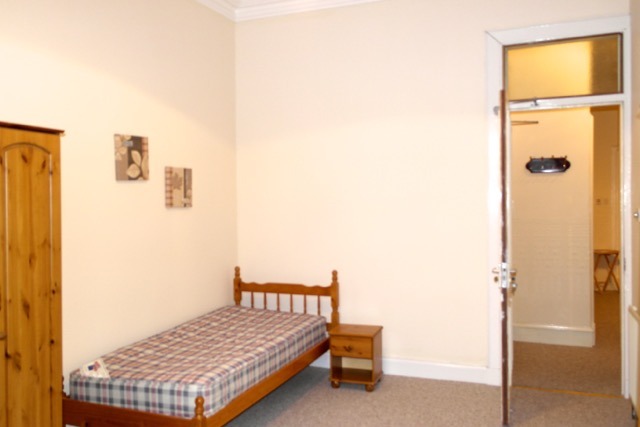  Image of 3 bedroom Flat to rent in Blackness Avenue Dundee DD2 at West End Dundee Dundee, DD2 1ET