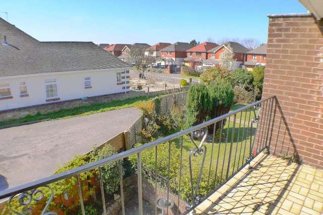  Image of 2 bedroom Flat to rent in Castle Lane East Bournemouth BH7 at 958 Castle Lane East  Bournemouth, BH7 6SR