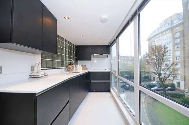  Image of 3 bedroom Flat to rent in St. Johns Wood Park London NW8 at St John`s Wood Park St John`s Wood London, NW8 6NL