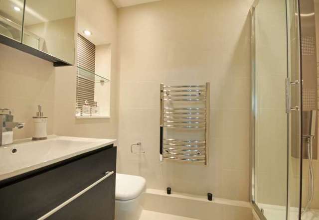  Image of 3 bedroom Flat to rent in St. Johns Wood Park London NW8 at St John`s Wood Park St John`s Wood London, NW8 6NL