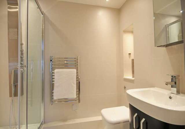  Image of 3 bedroom Flat to rent in St. Johns Wood Park London NW8 at St John`s Wood Park St John`s Wood London, NW8 6NL