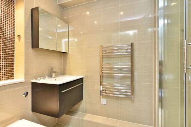  Image of 3 bedroom Flat to rent in St. Johns Wood Park London NW8 at St John`s Wood Park St John`s Wood London, NW8 6NL