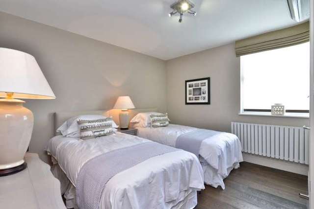  Image of 3 bedroom Flat to rent in St. Johns Wood Park London NW8 at St John`s Wood Park St John`s Wood London, NW8 6NL