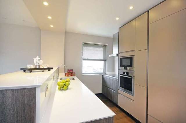  Image of 3 bedroom Penthouse to rent in St. Johns Wood Park London NW8 at St John`s Wood Park St John`s Wood London, NW8 6NH
