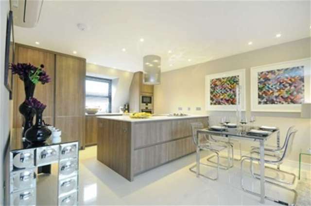  Image of 4 bedroom Flat to rent in St. Johns Wood Park London NW8 at London, NW8 6NH