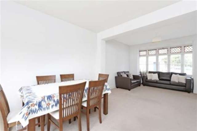  Image of 3 bedroom Detached house to rent in Brackley Terrace London W4 at London, W4 2HJ