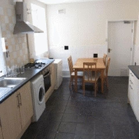  Image of 6 bedroom Detached house to rent in Brighton Grove Newcastle upon Tyne NE4 at Brighton Grove Array Blakelaw, NE4 5NT