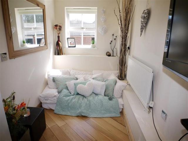  Image of 2 bedroom Ground Flat for sale in Broom Mills Road Farsley Pudsey LS28 at Farsley  Farsley, LS28 5GR