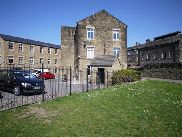  Image of 2 bedroom Ground Flat for sale in Broom Mills Road Farsley Pudsey LS28 at Farsley  Farsley, LS28 5GR