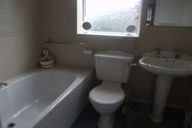  Image of 3 bedroom Semi-Detached house to rent in Brougham Street Walkden Manchester M28 at Manchester, M28 0SW