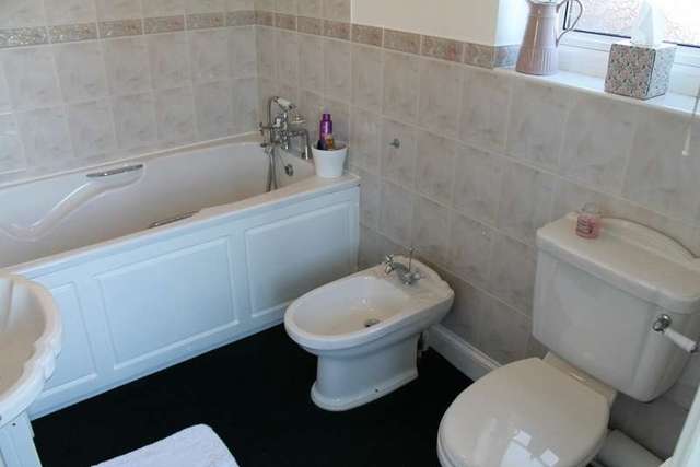  Image of 4 bedroom Detached house to rent in Browston Lane Browston Great Yarmouth NR31 at Browston Great Yarmouth Bradwell, NR31 9DL