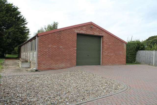  Image of 4 bedroom Detached house to rent in Browston Lane Browston Great Yarmouth NR31 at Browston Great Yarmouth Bradwell, NR31 9DL