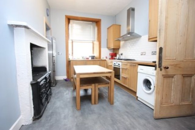  Image of 2 bedroom Flat to rent in Bryson Road Edinburgh EH11 at Polwarth Edinburgh Edinburgh, EH11 1EE