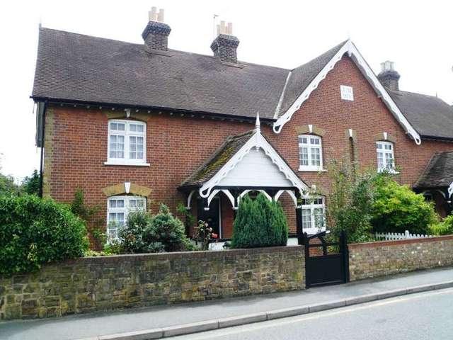  Image of 2 bedroom End of Terrace to rent in Burnt Oak Lane Blackfen Sidcup DA15 at Burnt Oak Lane  Sidcup, DA15 9DB