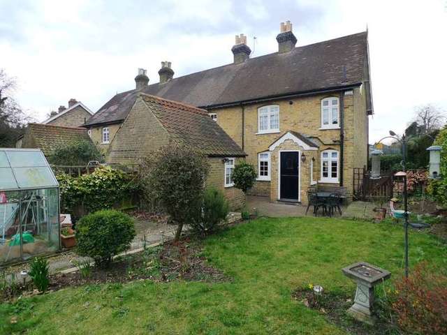  Image of 2 bedroom End of Terrace to rent in Burnt Oak Lane Blackfen Sidcup DA15 at Burnt Oak Lane  Sidcup, DA15 9DB