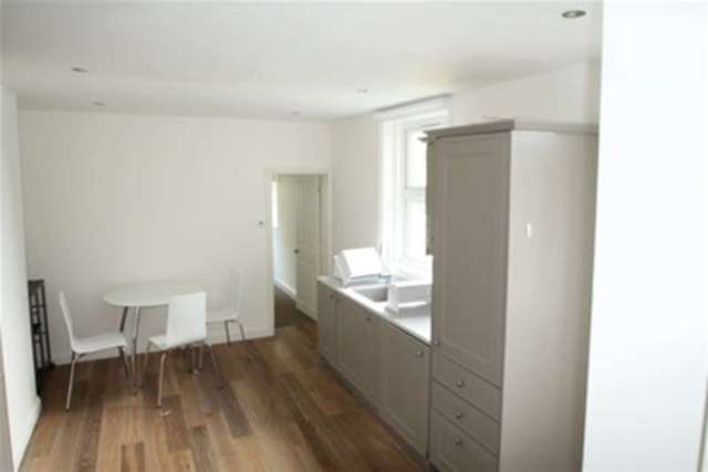  Image of 2 bedroom Flat to rent in Burrage Road London SE18 at London, SE18 7JU