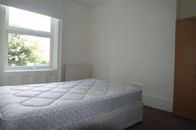  Image of 2 bedroom Flat to rent in Burrage Road London SE18 at London, SE18 7JU