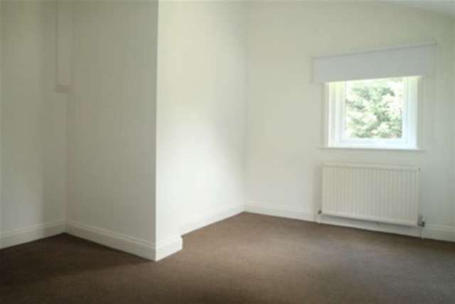  Image of 2 bedroom Flat to rent in Burrage Road London SE18 at London, SE18 7JU