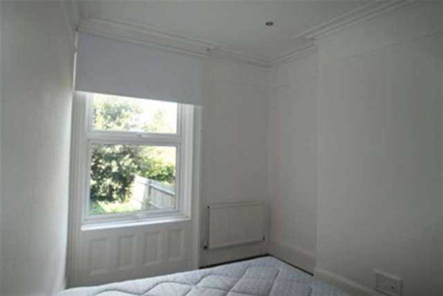  Image of 2 bedroom Flat to rent in Burrage Road London SE18 at London, SE18 7JU
