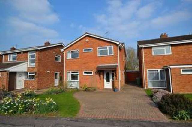  Image of 4 bedroom Detached house for sale in Camberton Road Leighton Buzzard LU7 at Camberton Road  Linslade, LU7 2UW