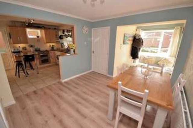  Image of 4 bedroom Detached house for sale in Camberton Road Leighton Buzzard LU7 at Camberton Road  Linslade, LU7 2UW