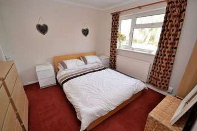  Image of 4 bedroom Detached house for sale in Camberton Road Leighton Buzzard LU7 at Camberton Road  Linslade, LU7 2UW