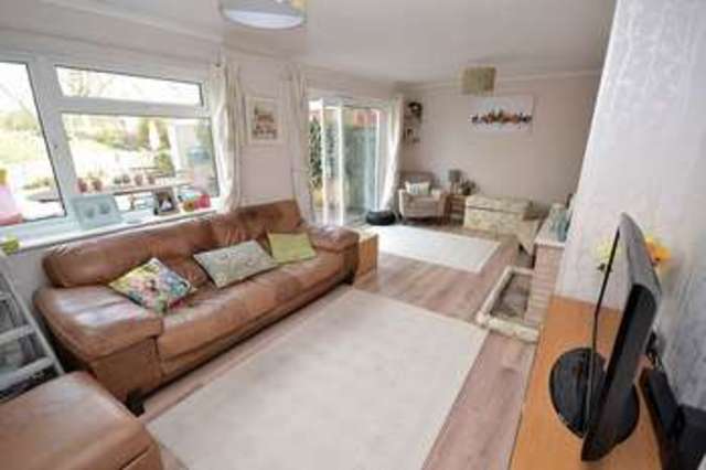  Image of 4 bedroom Detached house for sale in Camberton Road Leighton Buzzard LU7 at Camberton Road  Linslade, LU7 2UW