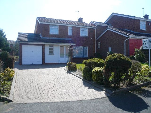  Image of 4 bedroom Detached house to rent in Camino Road Quinton Birmingham B32 at Birmingham, B32 3XE