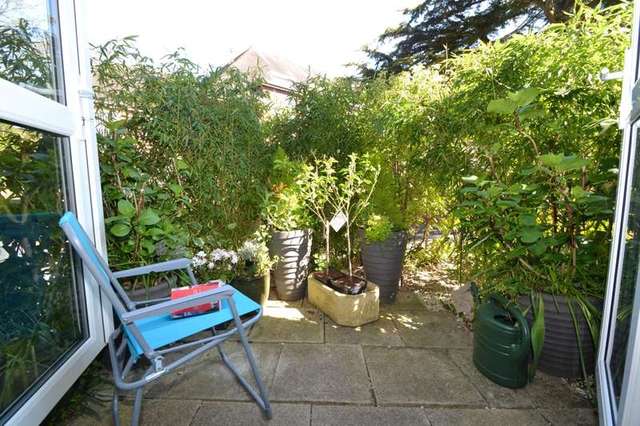  Image of 2 bedroom Flat for sale in Canford Cliffs Road Canford Cliffs Poole BH13 at 162-164 Canford Cliffs Road  Poole, BH13 7EJ