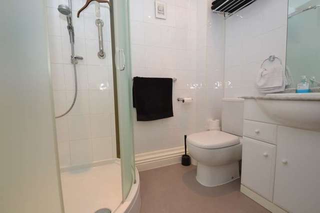  Image of 2 bedroom Flat for sale in Canford Cliffs Road Canford Cliffs Poole BH13 at 162-164 Canford Cliffs Road  Poole, BH13 7EJ
