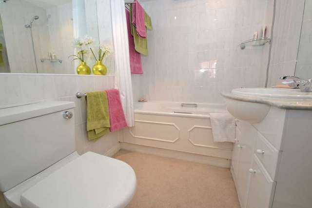  Image of 2 bedroom Flat for sale in Canford Cliffs Road Canford Cliffs Poole BH13 at 162-164 Canford Cliffs Road  Poole, BH13 7EJ