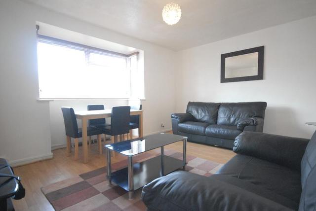  Image of 1 bedroom Flat to rent in Canning Road Addiscombe Croydon CR0 at Croydon, CR0 6QD