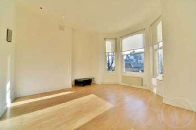  Image of 2 bedroom Flat to rent in Cannon Place London NW3 at Cannon Place Hampstead London, NW3 1EH