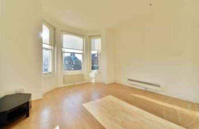  Image of 2 bedroom Flat to rent in Cannon Place London NW3 at Cannon Place Hampstead London, NW3 1EH