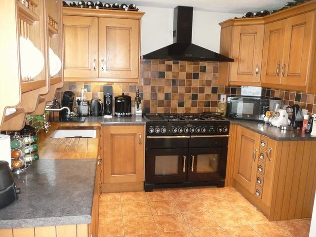  Image of 6 bedroom Detached house for sale in Capesthorne Drive Swindon SN25 at Capesthorne Drive Haydon Wick Swindon, SN25 1UP