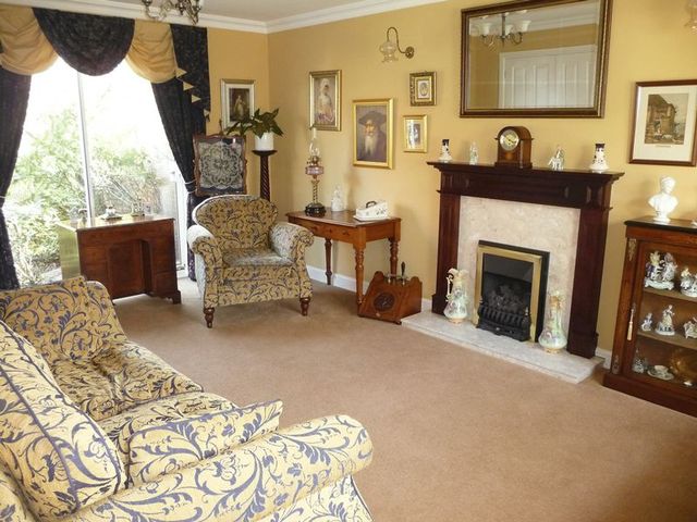  Image of 6 bedroom Detached house for sale in Capesthorne Drive Swindon SN25 at Capesthorne Drive Haydon Wick Swindon, SN25 1UP