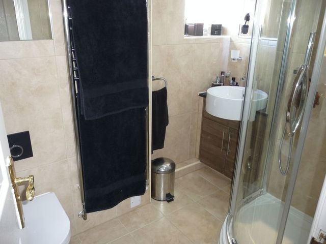  Image of 6 bedroom Detached house for sale in Capesthorne Drive Swindon SN25 at Capesthorne Drive Haydon Wick Swindon, SN25 1UP