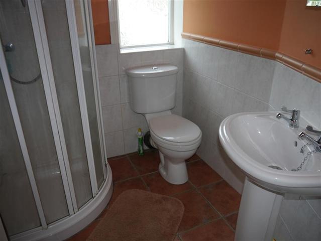  Image of 1 bedroom End of Terrace to rent in Carr Road Calverley Pudsey LS28 at Calverley  Calverley, LS28 5NE
